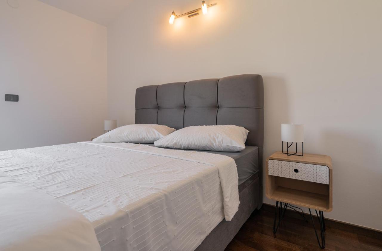 Apartment Penthouse Gea Premantura