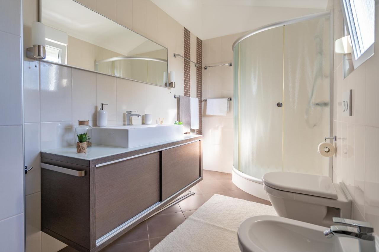 Penthouse Gea Apartment Premantura
