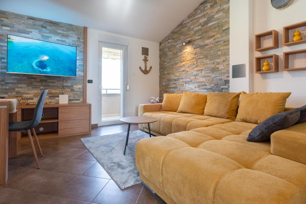 Penthouse Gea *
