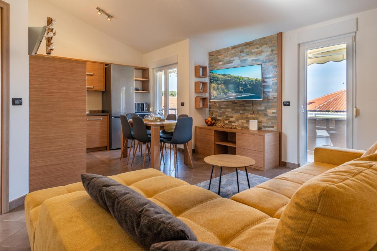 Apartment Penthouse Gea *